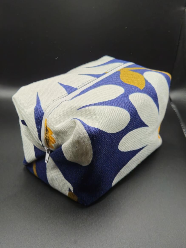 Trousse de toilette 04