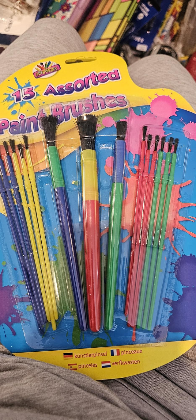 15 assorted paint brushes