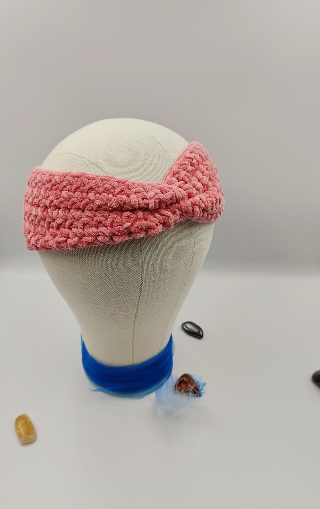 Bandeau de tête rose clair aspect velours fait au crochet, bandeau de cheveux