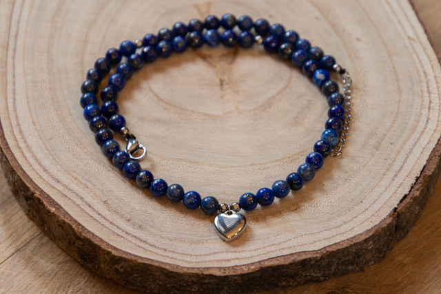 Collier ras de cou LAPIS LAZULI et pendentif coeur - "Cœur d'Azur"