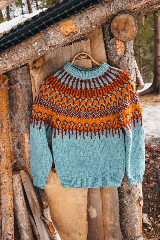 Føyka Polar Sweater Kit - Col 12 (Turquoise Troll and Blåne) - Wool &amp; Pattern - Linka Neumann