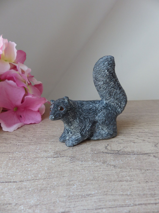 Figurine écureuil en Pierre de Savon, Wolf Original figurine écureuil du Canada, Ecureuil sauvage animal de la forêt, décoration campagne