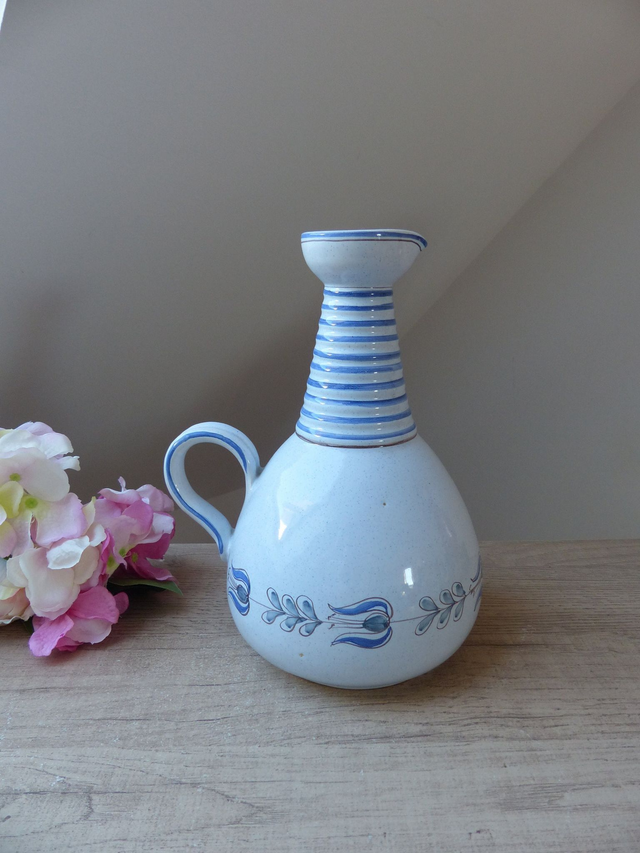 Vase grand pichet cruche en céramique bleu décor floral peint à la main, poterie travail artisanal, cadeau  décoration maison thème bleu