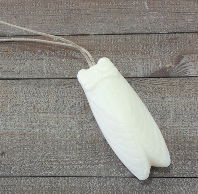 savon cigale chèvrefeuille cordé 125g