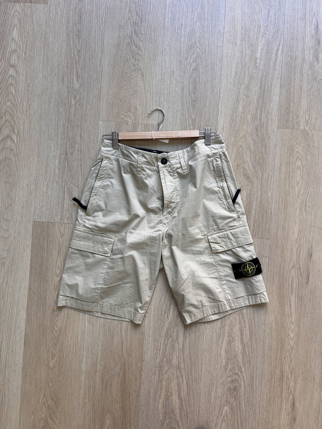 Stone Island Short Cream Size 30 - PRE-OWNED