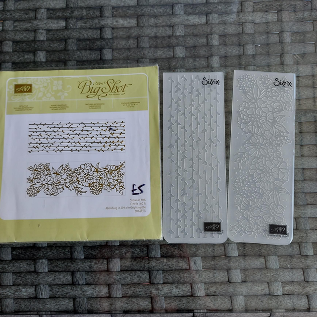 Petal Pair Textured Impressions Embossing Folders