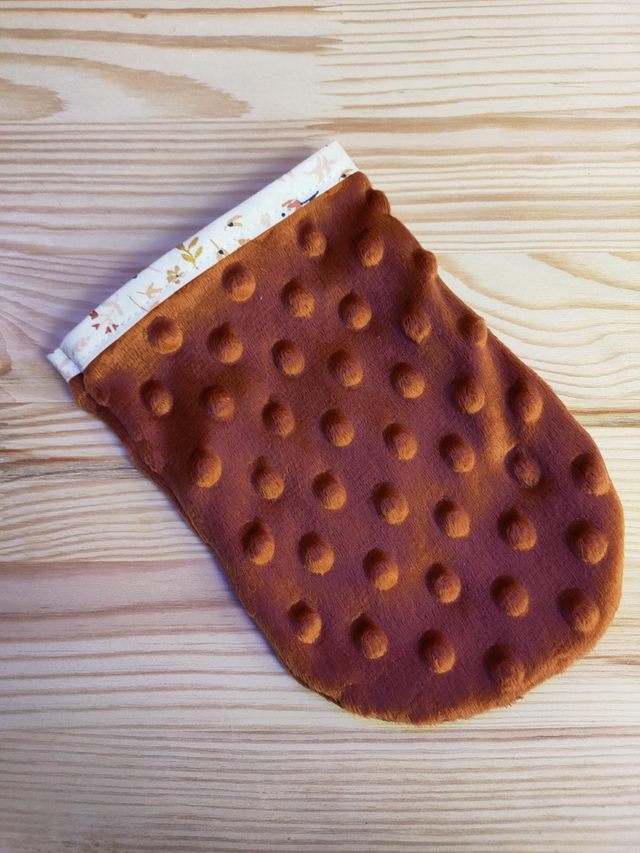 MALAU_WEB046 Gant démaquillant ocre