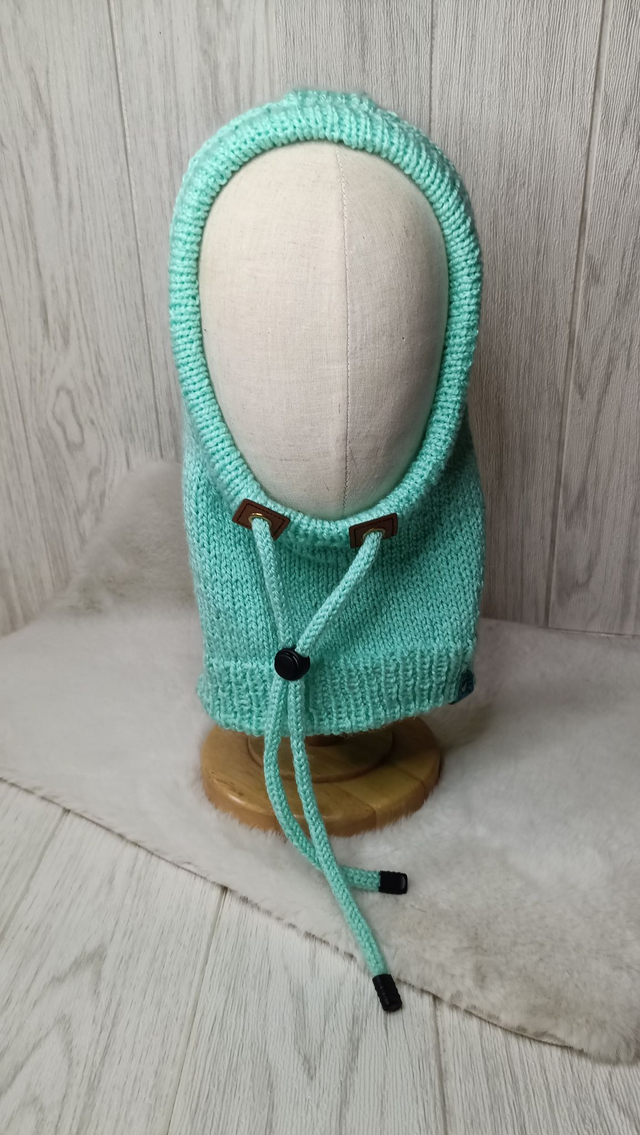 Gorro tipo capucha modelo Stella