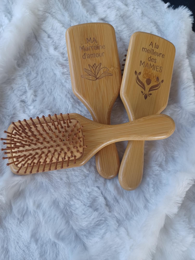 Brosse à cheveux en bambou à personnalisér – Cadeau unique