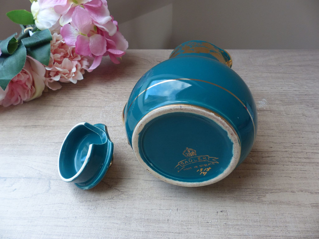 Ancienne Cafetière Sadler en Céramique Verte à Motifs Dorés – Rare Modèle Anglais des Années 1950 – Objet Vintage de Collection