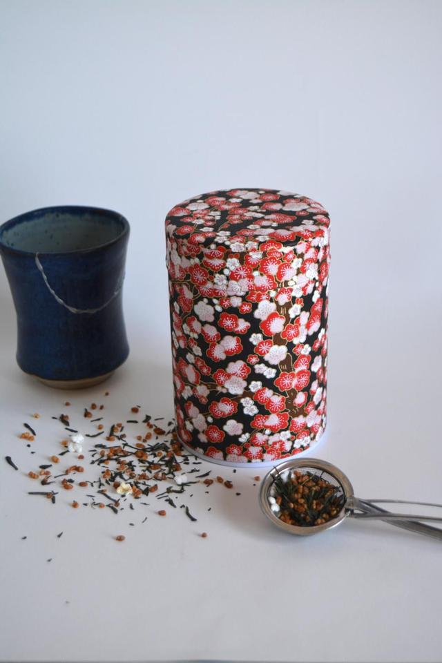 Boîte à Thé motifs fleurs de cerisiers japonais noir et rouge