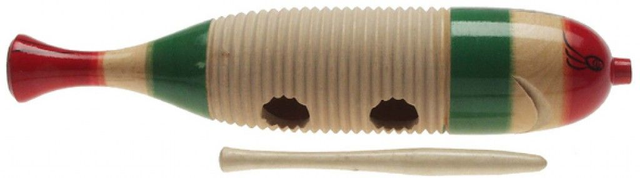 STAGG Petit güiro en bois en forme de poisson, avec mailloche