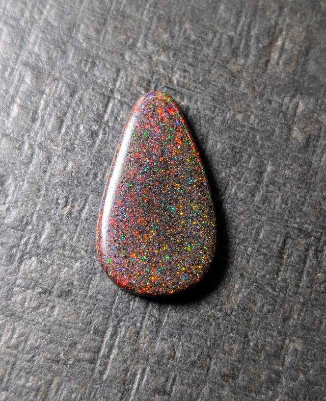Opale Andamooka 13,35 carats 