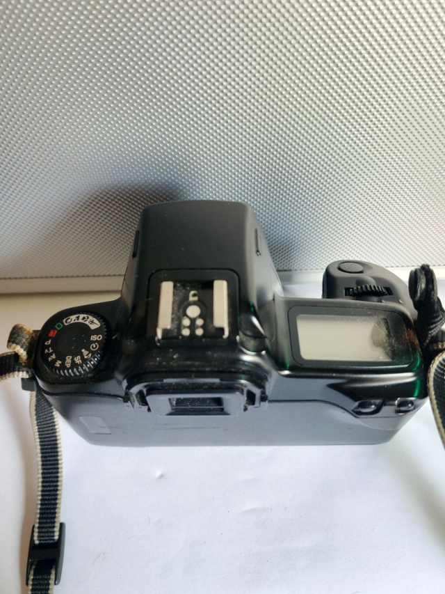 Canon EOS 1000F N