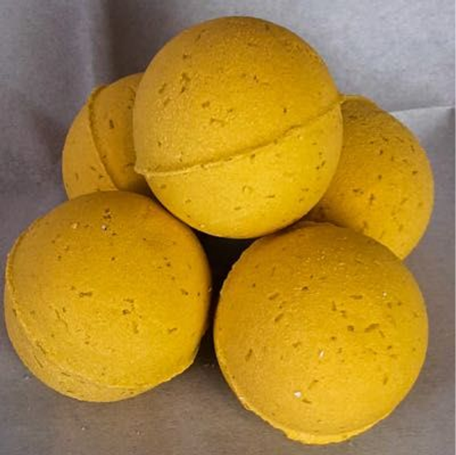 Shea Butter &amp; Honey Vanilla &amp; Frank Bath Bomb