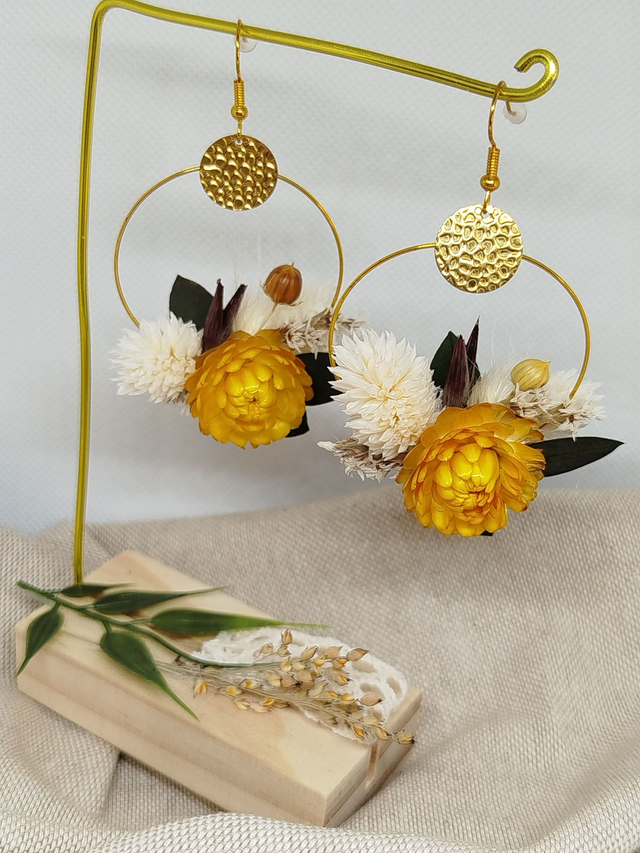 Créoles Lana en fleurs naturelles coloris jaune