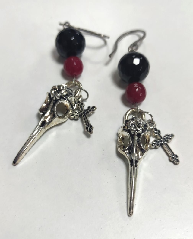 Boucles d'oreilles corbeau et croix 