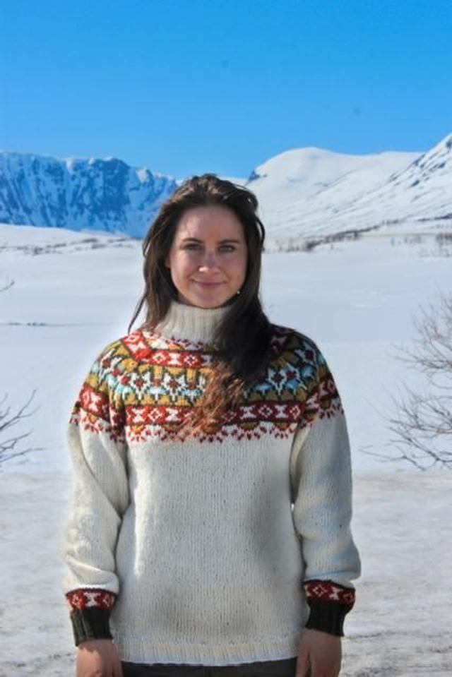 Arctic Summer Sweater Kit - Col 07 (White Raglan - Vidde, Luna) - Wool & Pattern - Linka Neumann