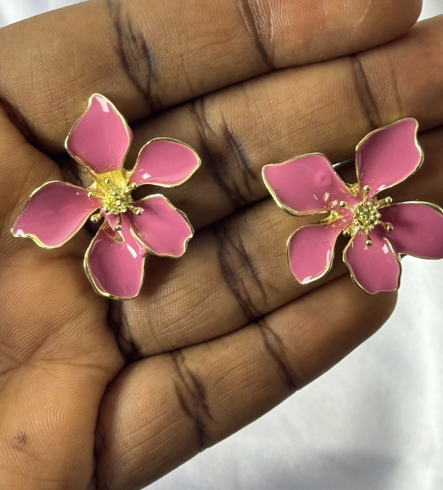 Petal earring 