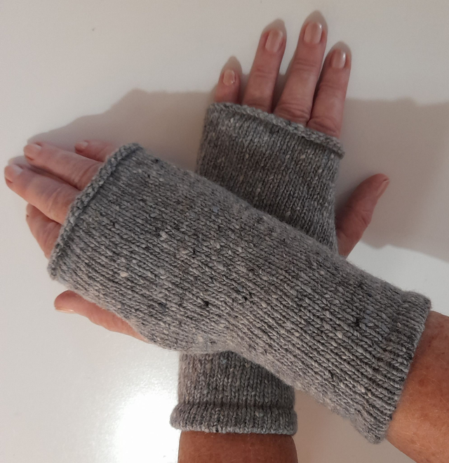 Fingerless gloves