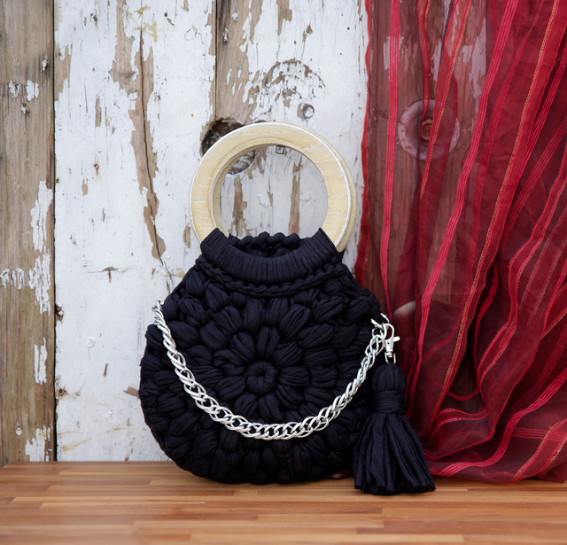 Sac à main à anses circulaires, au crochet, réalisation artisanale créateur (handmade)