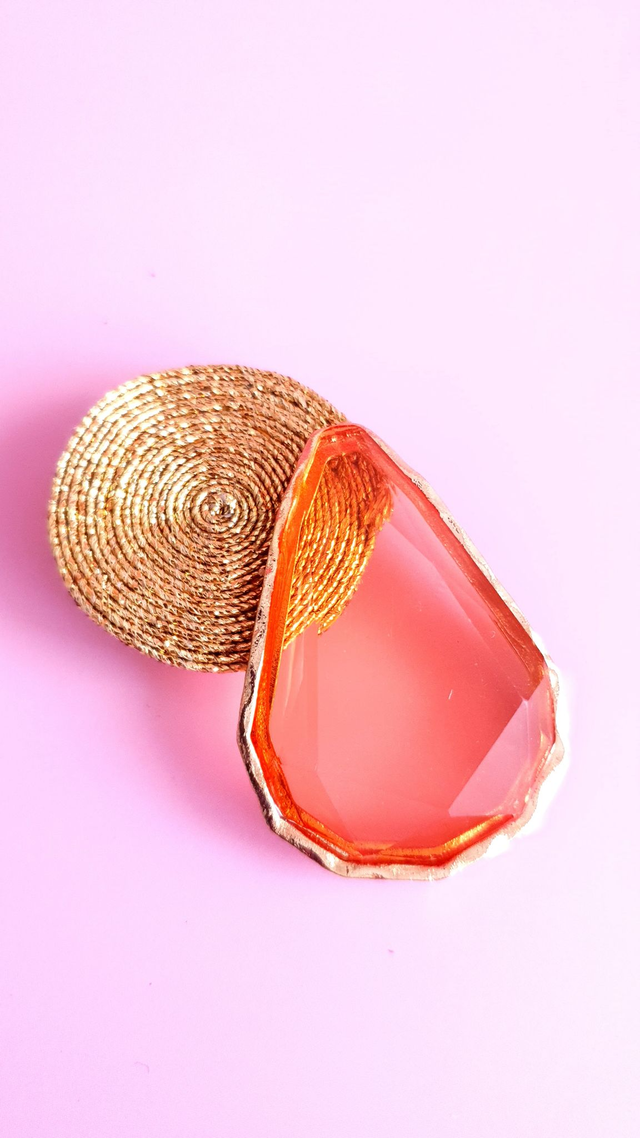 Broche Tourbillons corail