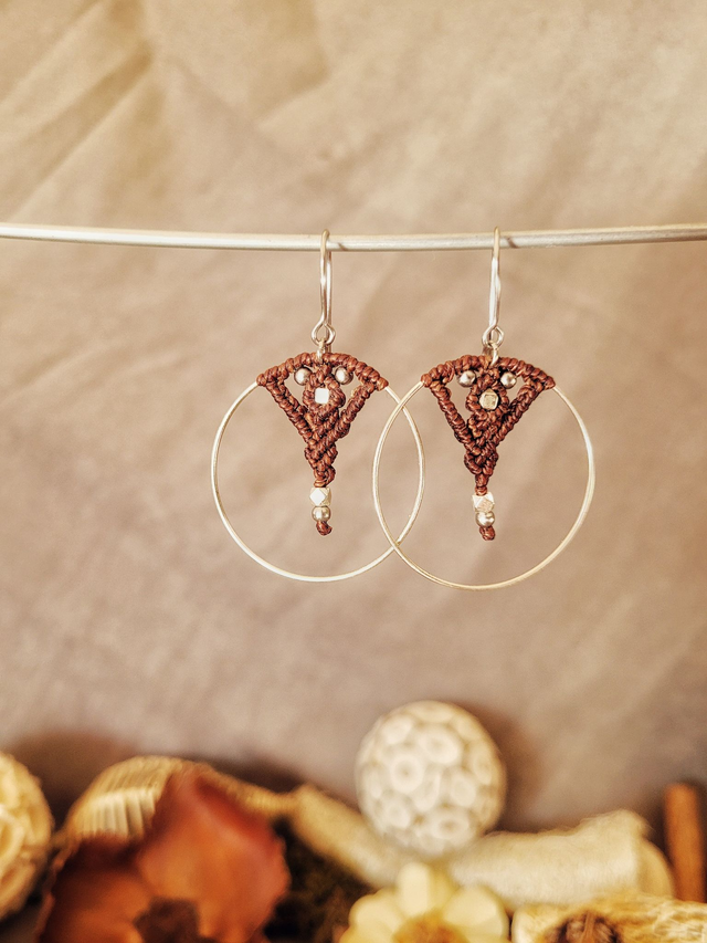 Macramé et argenté