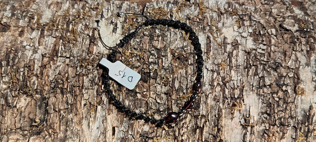Bracelet macramé hématite grenat ref.D15