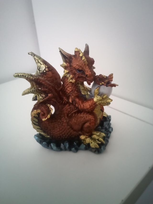 Dragon avec oeuf