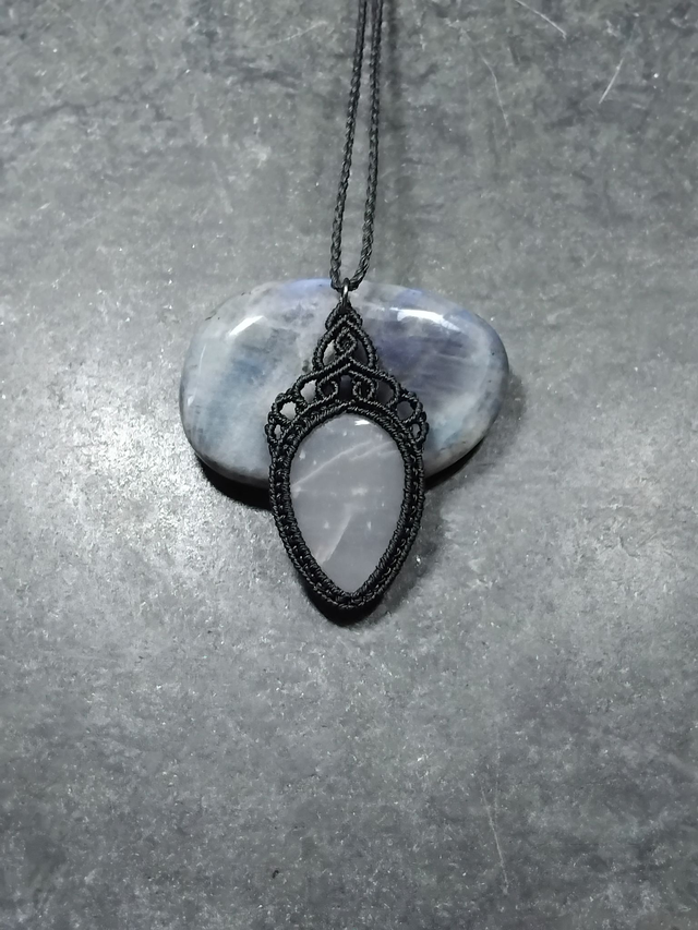 Collier en pierre de lune