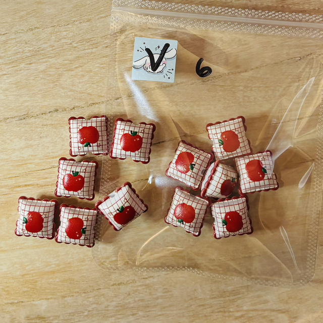 V- 6 Apple themed pillow beads
