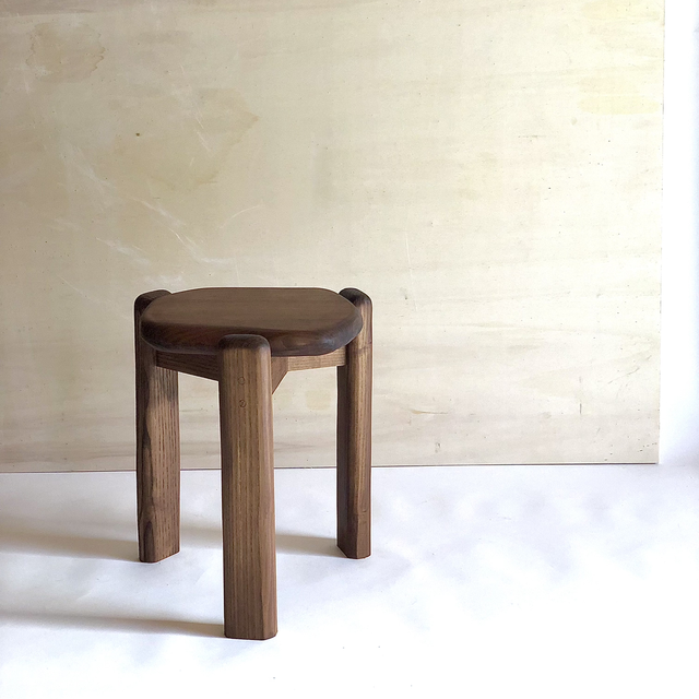 Tabouret en frêne 