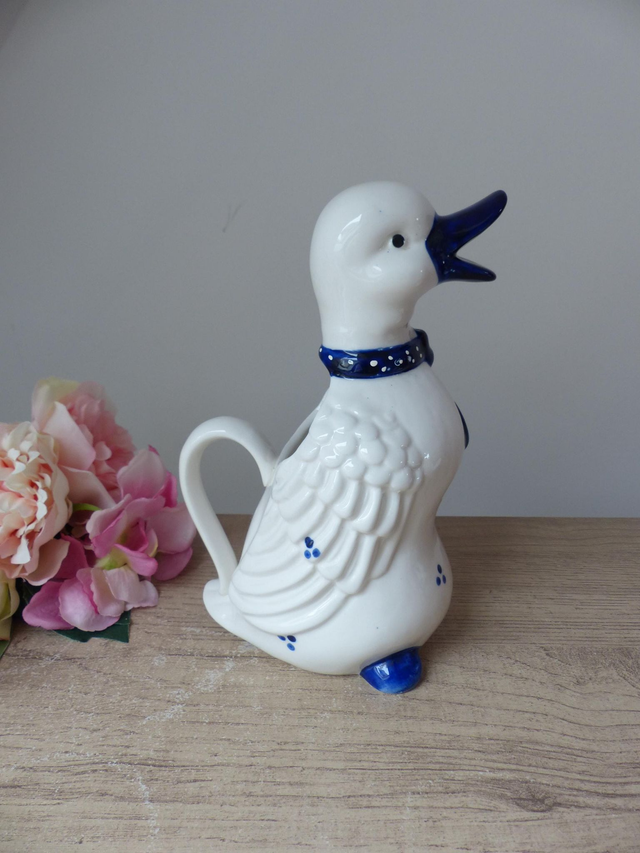 Porte ustensiles oie blanche en céramique peinte à la main vintage avec noeud bleu en ruban, oie et bébé oison décoration cuisine maison