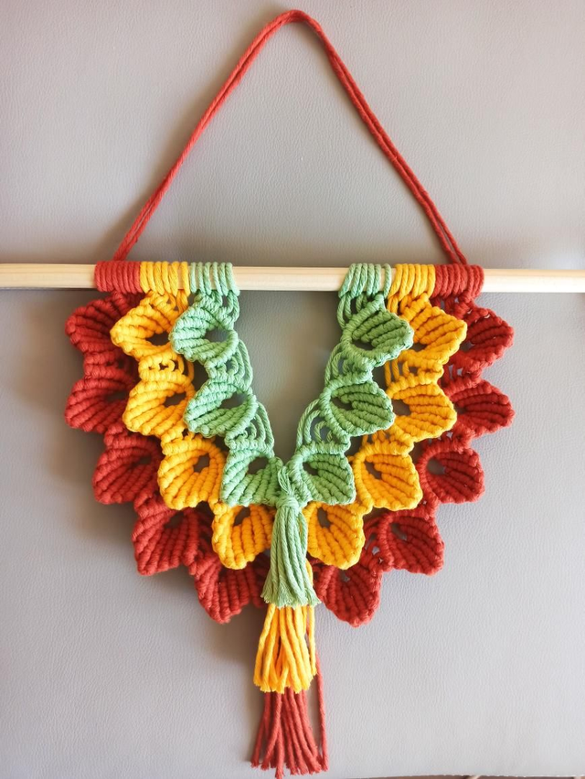 Décoration macramé vert/jaune/brique