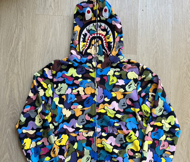 Bape zip hoodie size XL preowned 