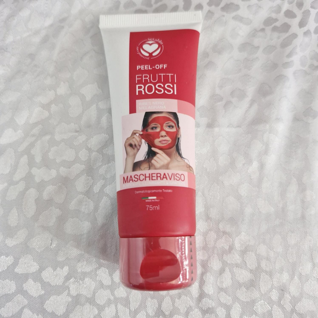 ✨️MASQUE POUR LE VISAGE FRUITS ROUGES 
