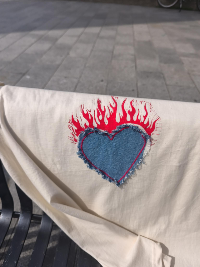 T shirt Coeur de flammes