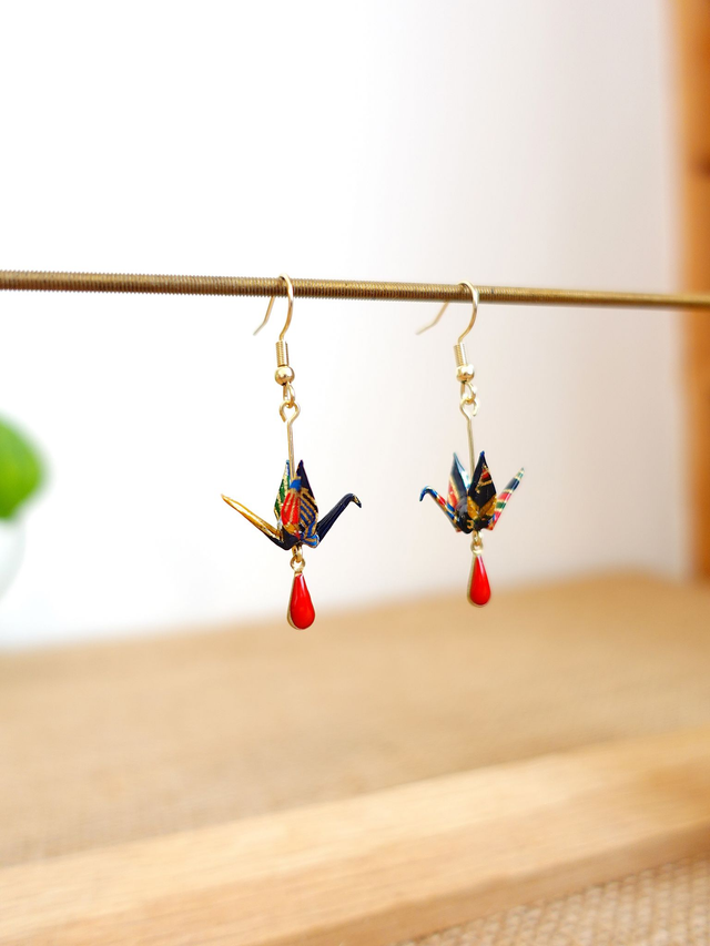 INOX doré / Origami grues, oiseaux / Papier japonais washi / Bleu nuit, rouge, or / Boucles d'oreilles origami /