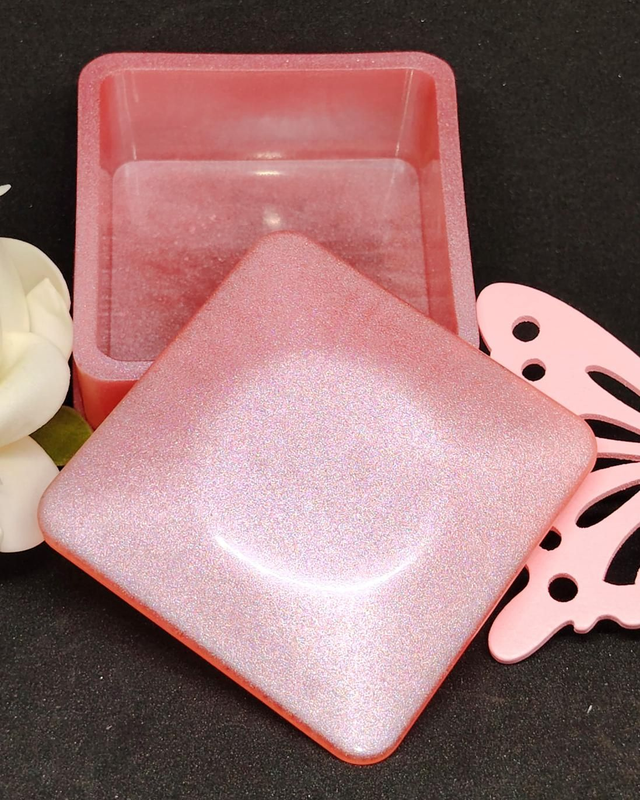 Boîte carrée rose pastel 