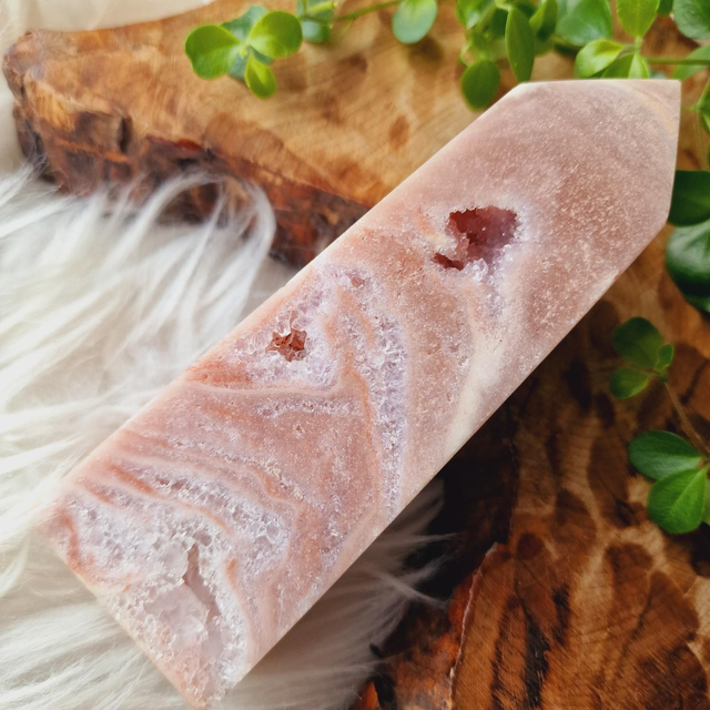 Pink Amethyst Point 421g