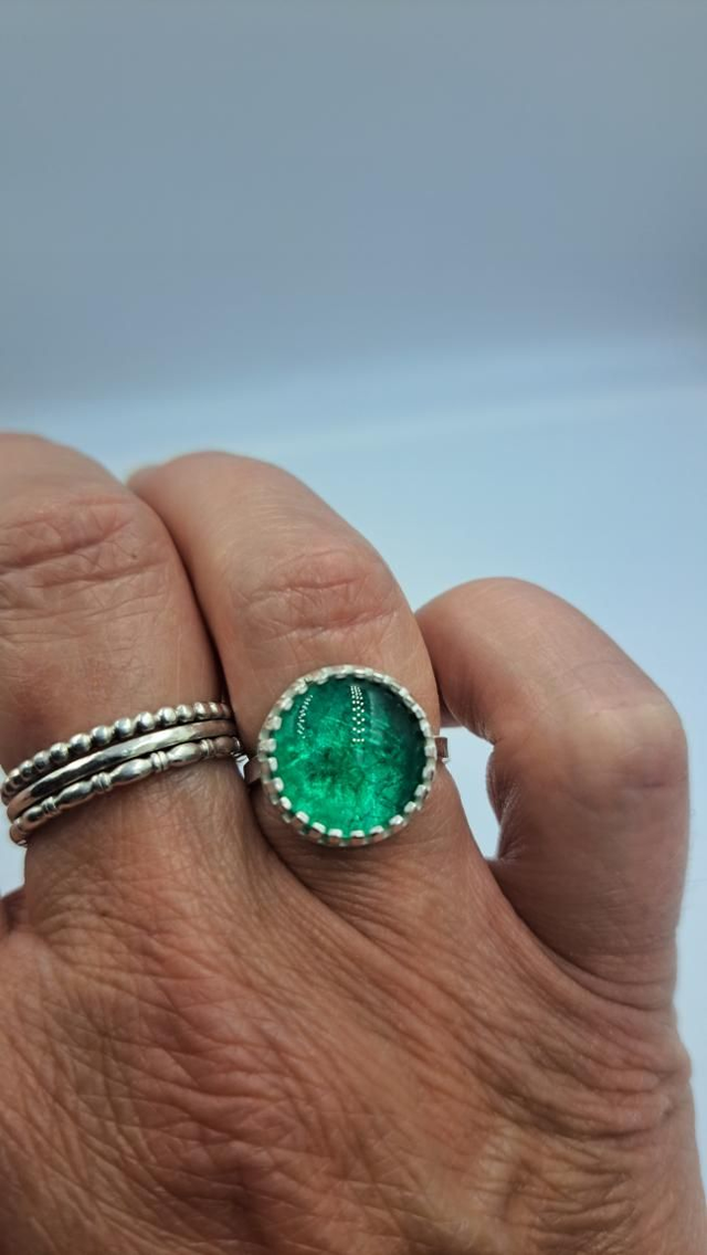 Spring green ring 