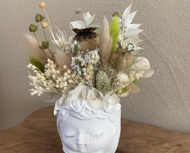 Vase silhouette femme nature