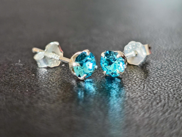 Boucles d&#039;oreilles, cristal 4mm Light turquoise