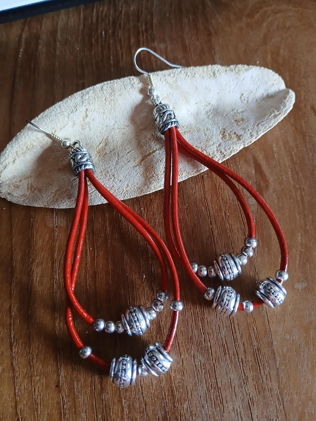 Boucles d'oreilles en cuir rouge