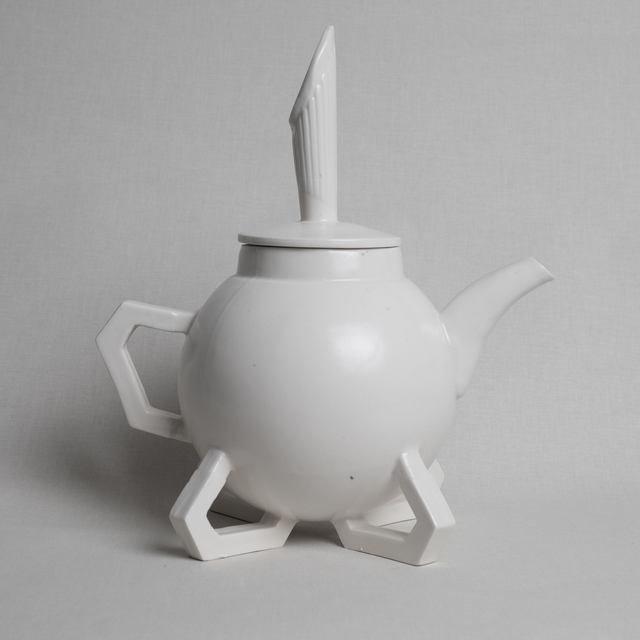 Teapot on the handles