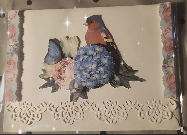  N°802 Carte  Divers Fleuri &quot; Le rouge gorge &amp; le papillon &quot; 