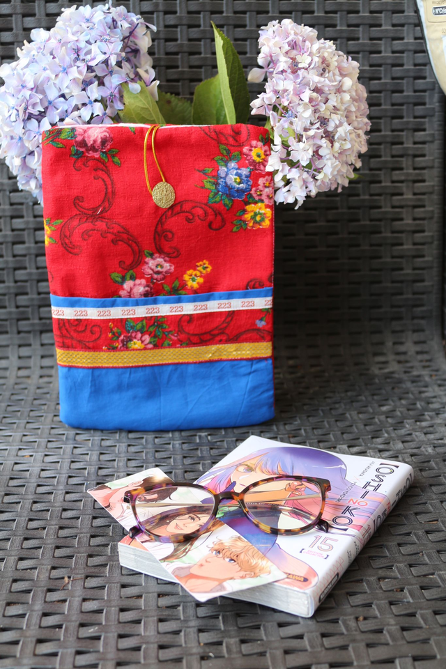 Pochette de protège Livre de Poche – Édition Fleurie Rouge & Bleu cadeau lecteur 