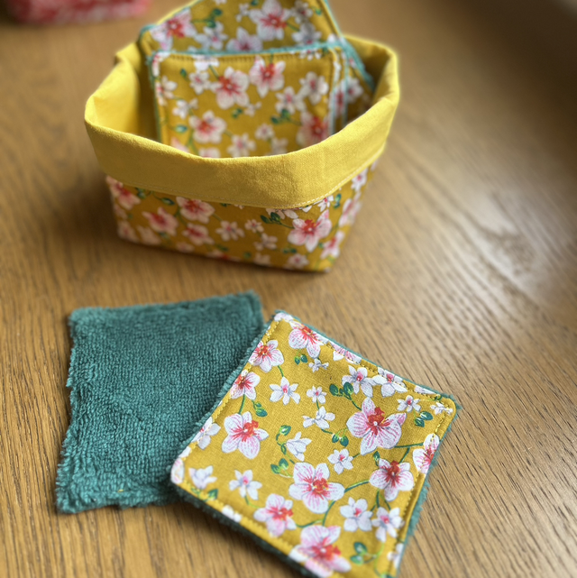 7 lingettes nettoyantes avec panier 
