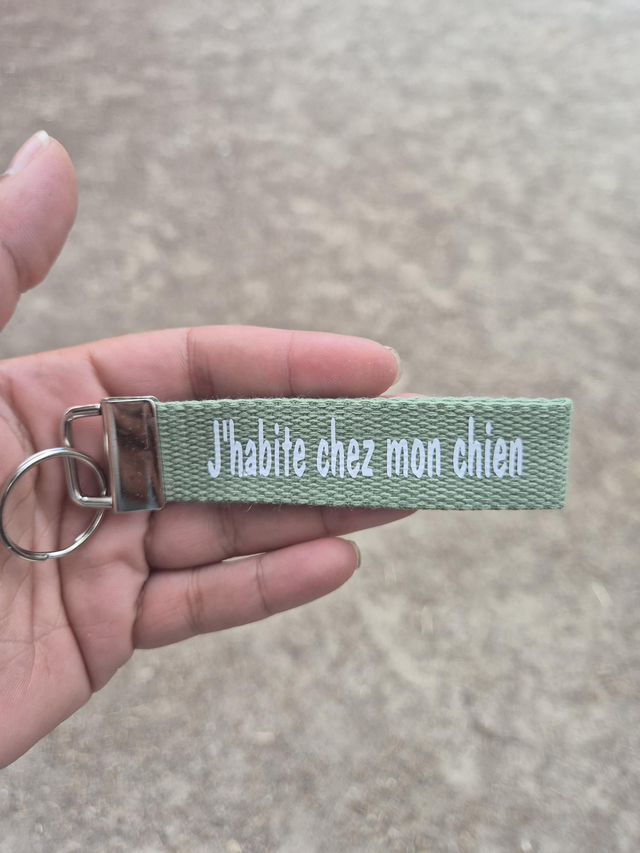 Porte clef J’habite chez mon chien