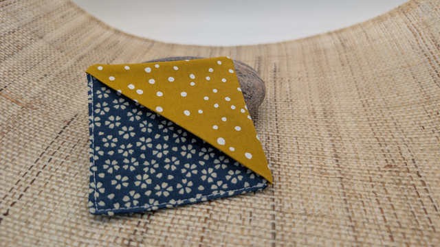 Marque-page carré en tissu - Moutarde/myosotis bleu